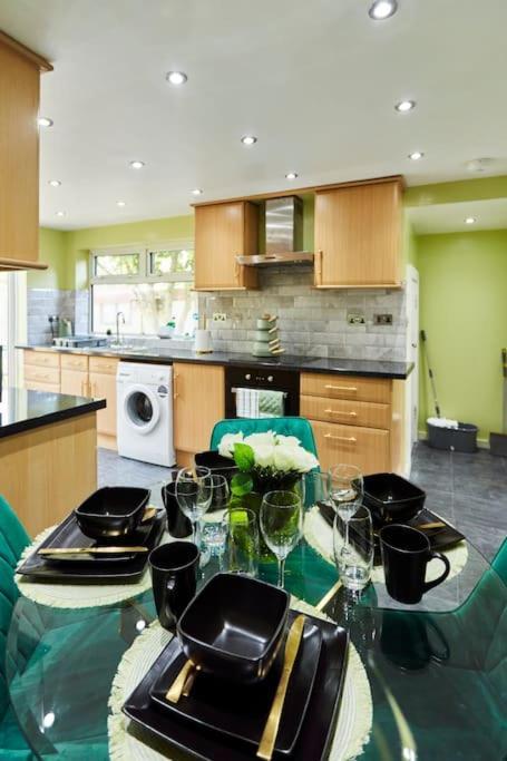 *Little Haven In Leeds* ¤Private Parking¤ Ensuite Leeds  Buitenkant foto