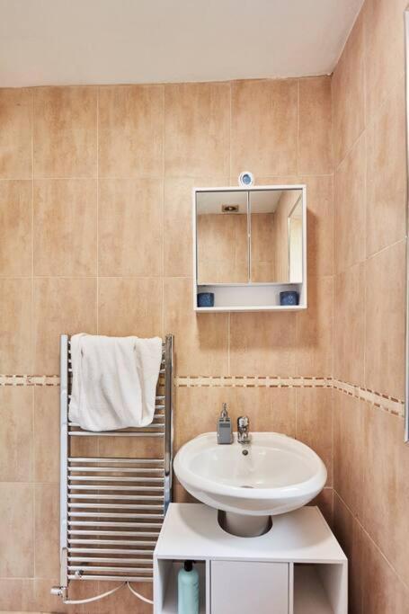 *Little Haven In Leeds* ¤Private Parking¤ Ensuite Leeds  Buitenkant foto